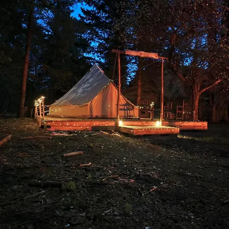 Whispering Pines Campismo de Luxo Altsorgefeld