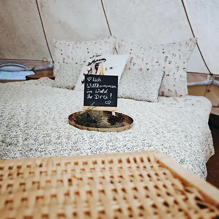 Whispering Pines Lüks kamp alanı *