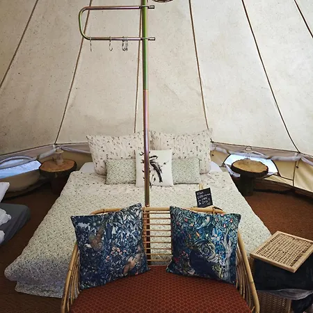 Campismo de Luxo Whispering Pines *