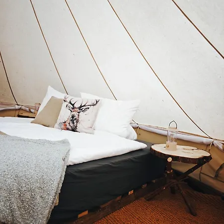 Whispering Pines Campismo de Luxo Altsorgefeld