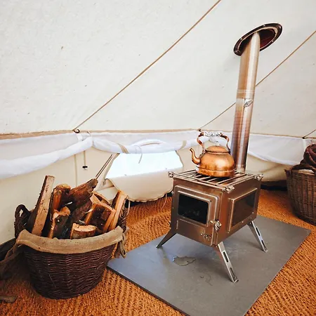 Campismo de Luxo Whispering Pines