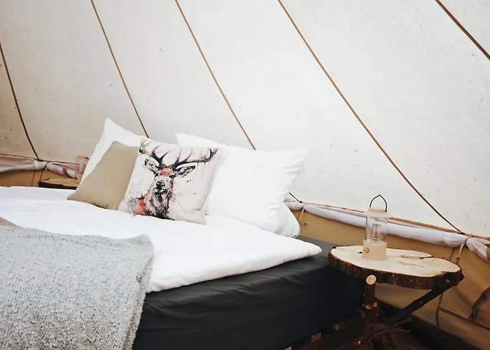 Whispering Pines ラグジュアリーテント Altsorgefeld