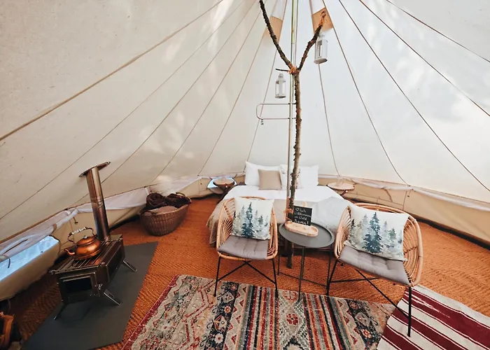 ラグジュアリーテント Whispering Pines